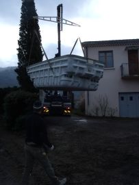 Transport de la piscine coque